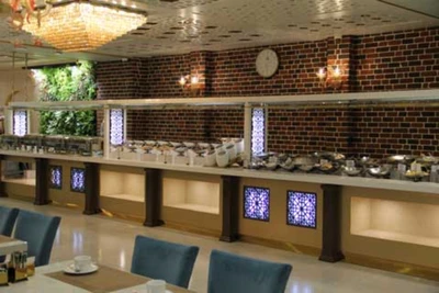 Chaharbagh Hotel