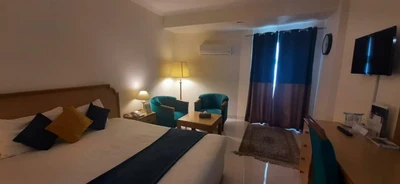 Hormoz Hotel