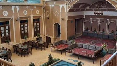 Firoozeh Traditional Hotel