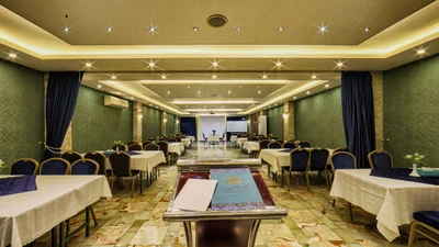 Parsian Ali-Qapu Hotel