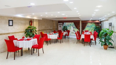 Behboud Hotel