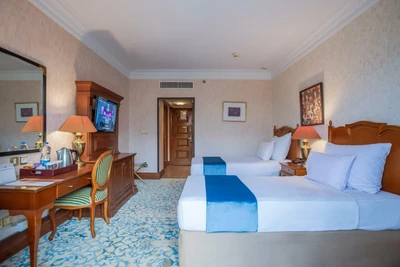Parsian Esteghlal Hotel