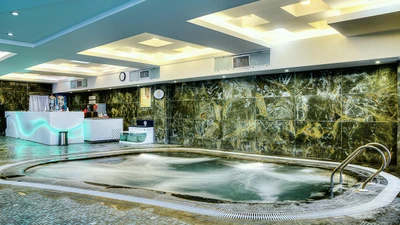Shiraz Grand Hotel