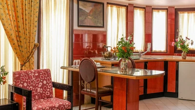 Hasht Behesht Hotel