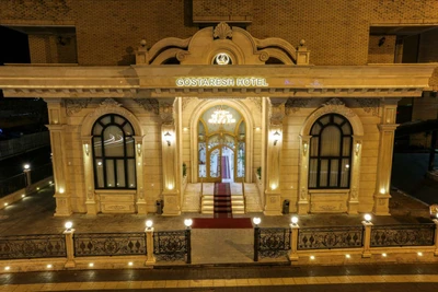 Gostaresh Hotel