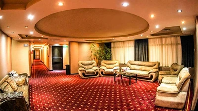 Parsia Grand Hotel