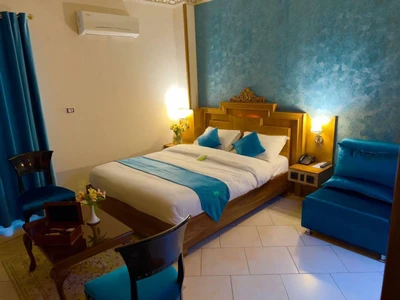 Zohreh Hotel