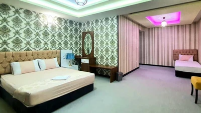 Aseman Shahr Hotel