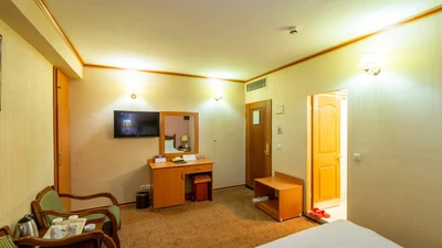 Parsian Ali-Qapu Hotel