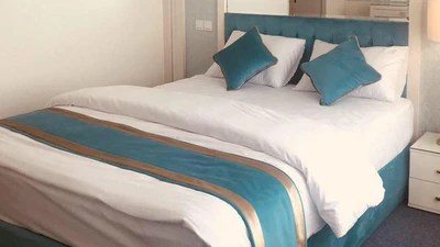 Sadra Hotel