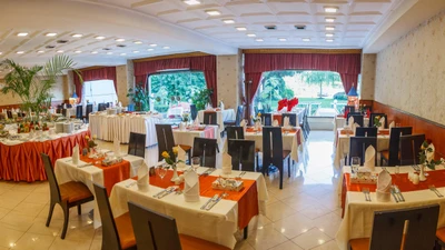 Parsian Esteghlal Hotel