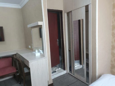 Avrin Hotel