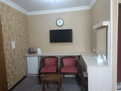 Avrin Hotel