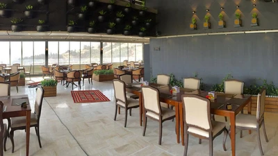 Shiraz Grand Hotel