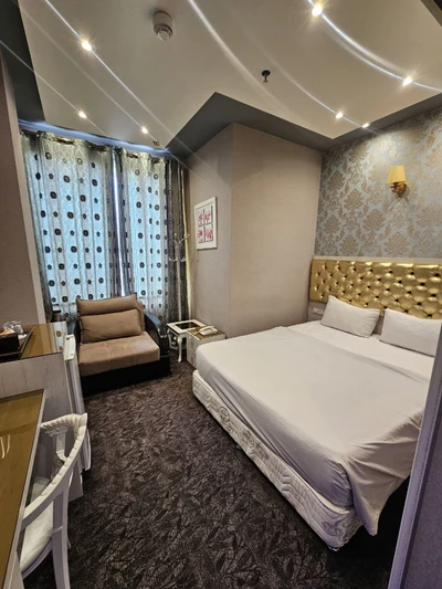 Khajoo Hotel