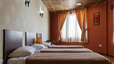 Aramesh Hotel
