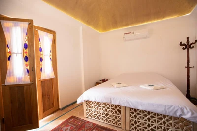 Baba Afzal Hotel