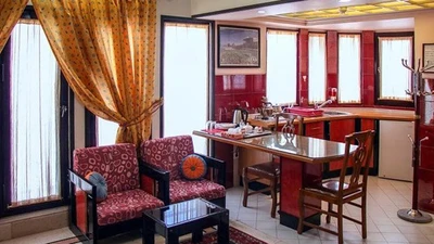 Hasht Behesht Hotel