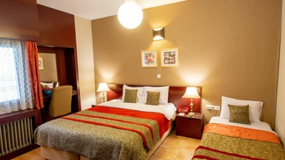 Roodaki Hotel