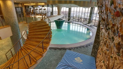 Shiraz Grand Hotel