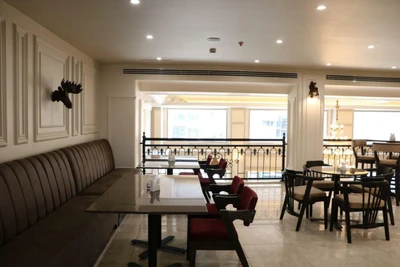 Diyako Palace Hotel