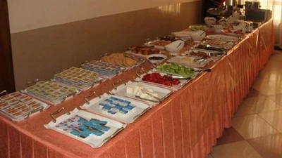 Avrin Hotel