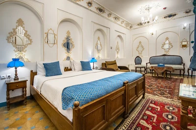 Ghasr Monshi Hotel