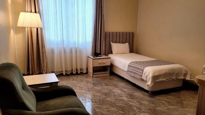 Zanjan Sepid Hotel