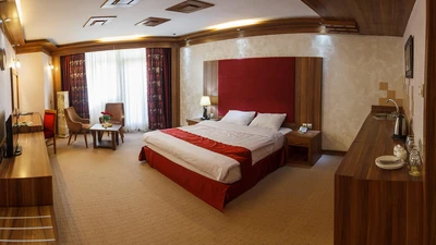 Khorshid Taban Hotel