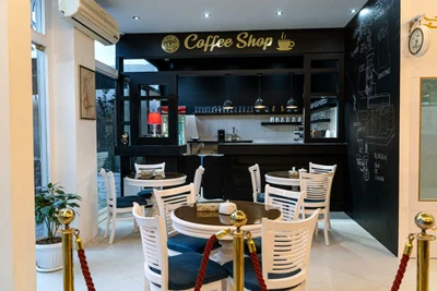 Alvand Hotel
