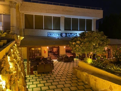 Gambron Hotel