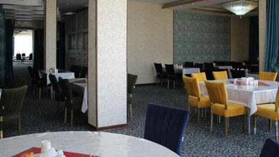 Parsia Grand Hotel