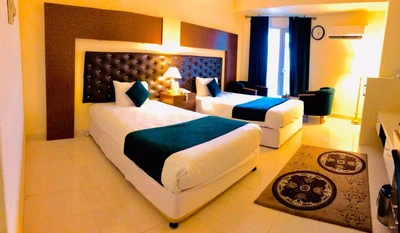 Hormoz Hotel