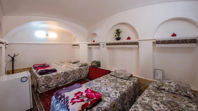 Sayeh Saray hostel