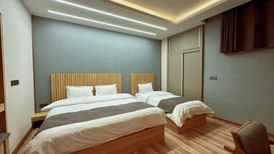 KhaneMadari Hotel