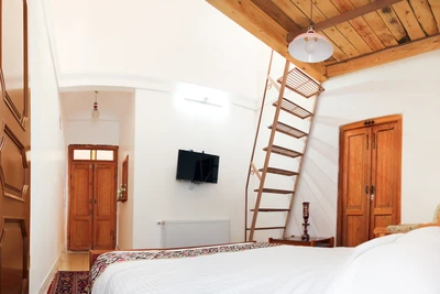 Memar House
