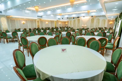 Gostaresh Hotel