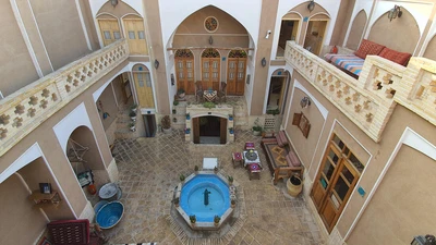Sayeh Saray hostel