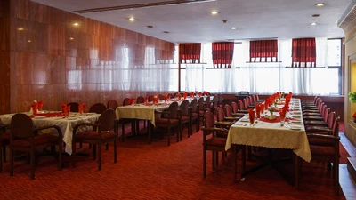 Pars International Hotel
