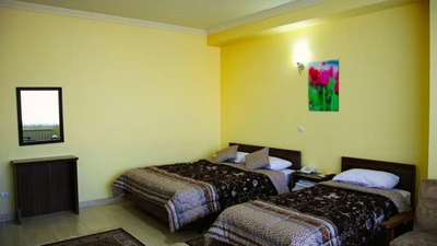 Esteghbal Hotel