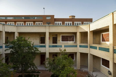 Parsian Safaiyeh Hotel