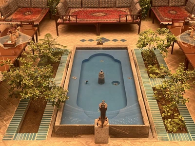 Firoozeh Traditional Hotel