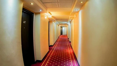 Parsia Grand Hotel