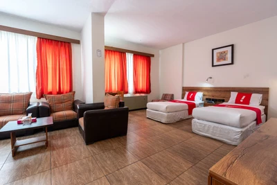 New Naderi Hotel