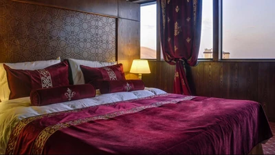 Zandiyeh Hotel