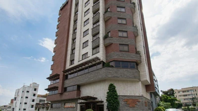 Eskan Alvand Hotel