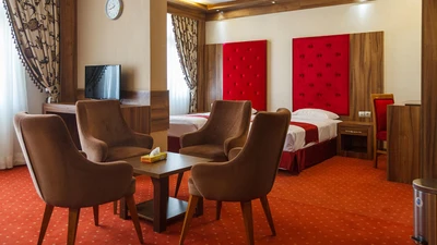 Khorshid Taban Hotel