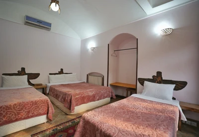 Rose Traditional Hotel