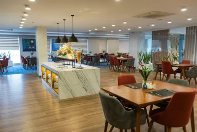 Avina Hotel
