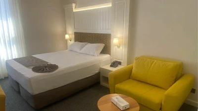 Javar Al-Molk Hotel